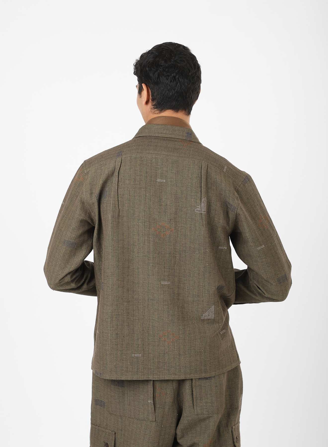 Damien 2.0
Relaxed Fit 
Convertible Collar 
LS Shirt back view