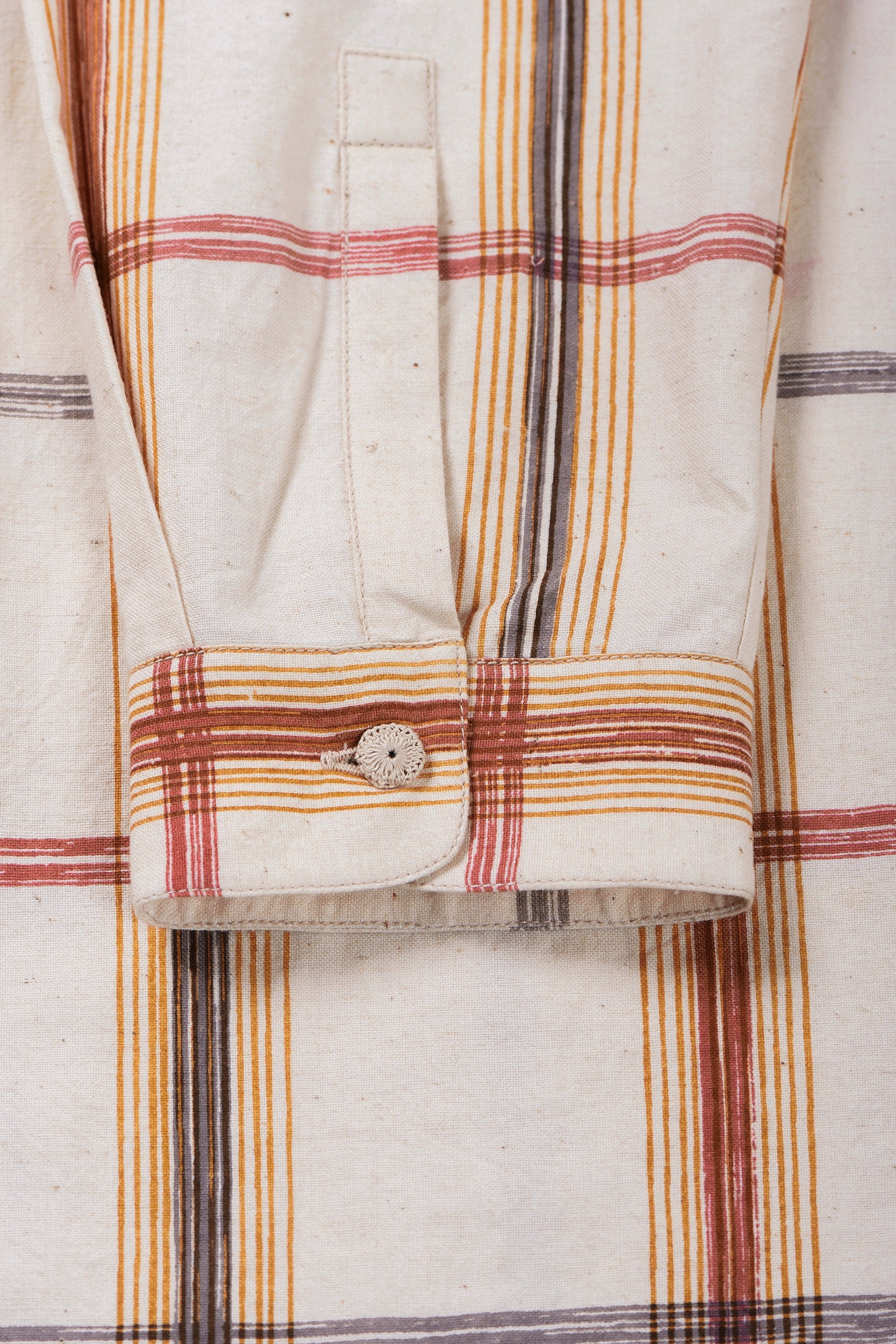 CREAM UNISEX SHIRT styling frame