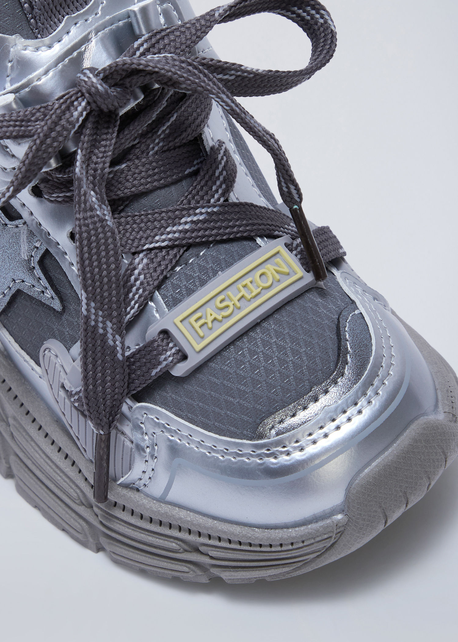 1324402