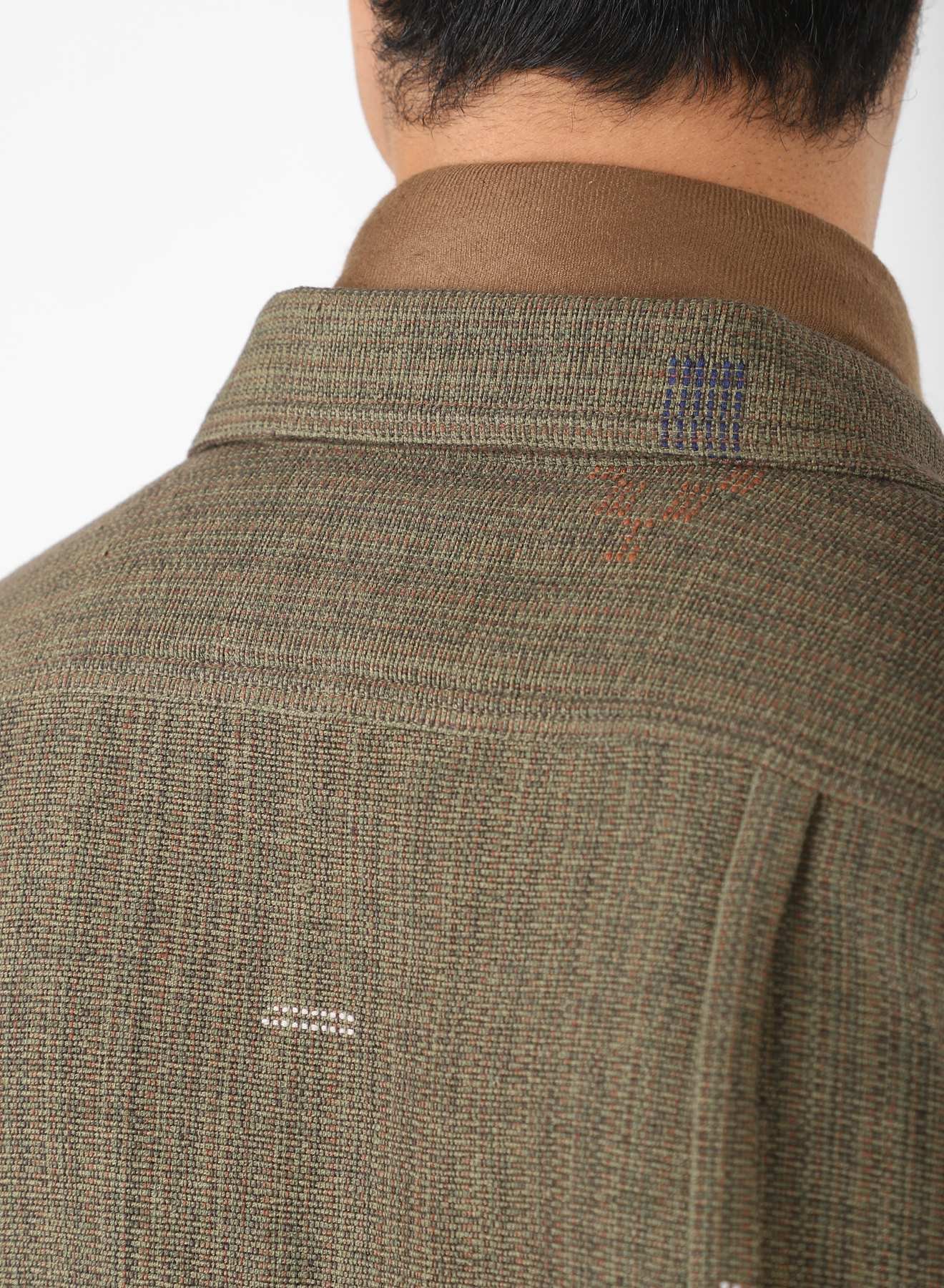 Damien 2.0
Relaxed Fit 
Convertible Collar 
LS Shirt texture detail