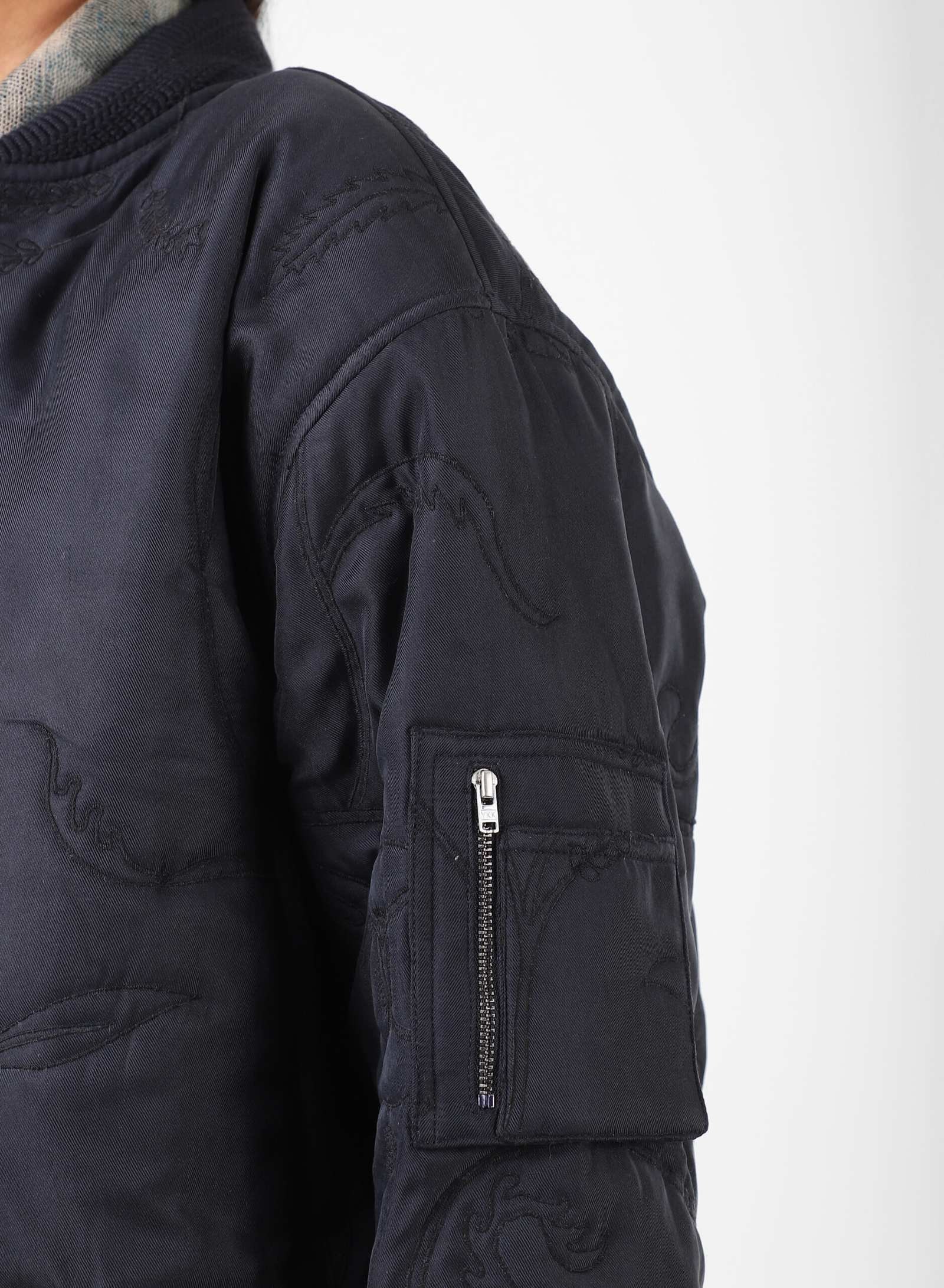 Max W
Quilted Bomber
Jacket texture detail