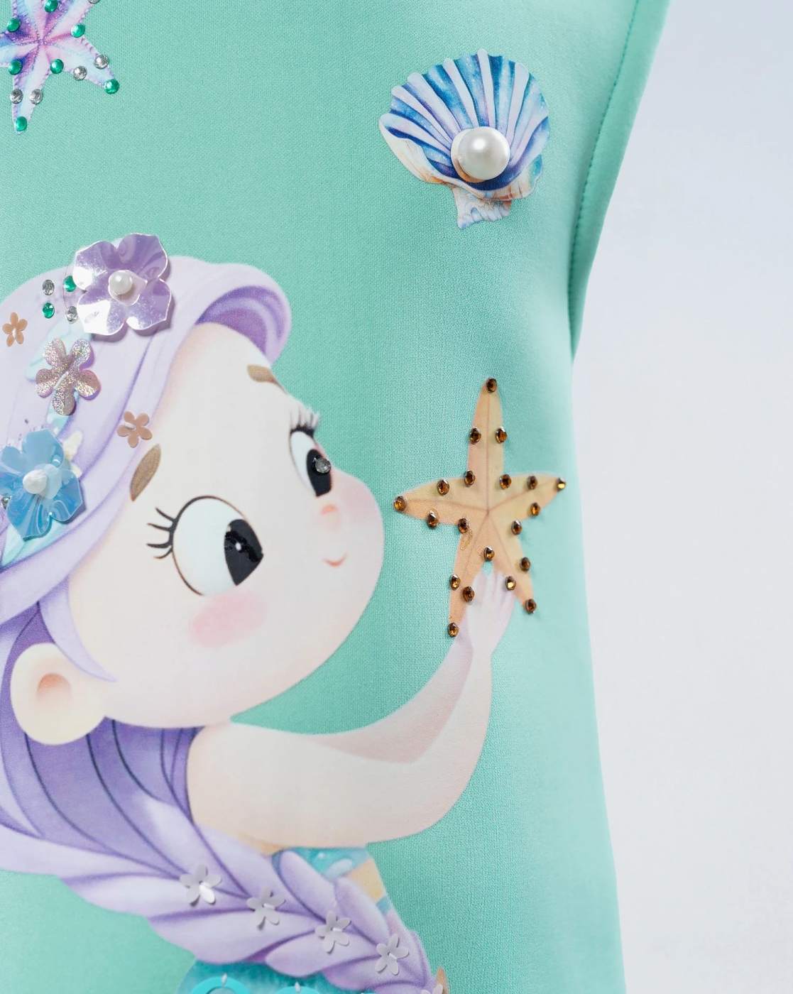 1323348