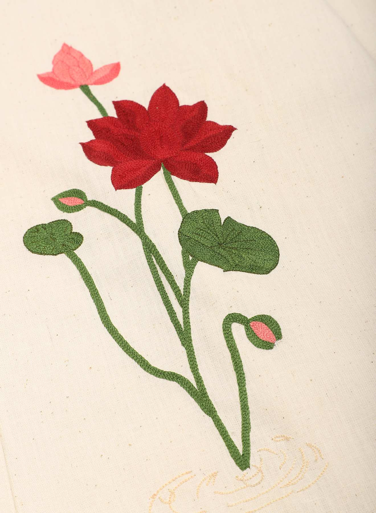 Leah
Boxy Shirt with
Round Collar styling frame