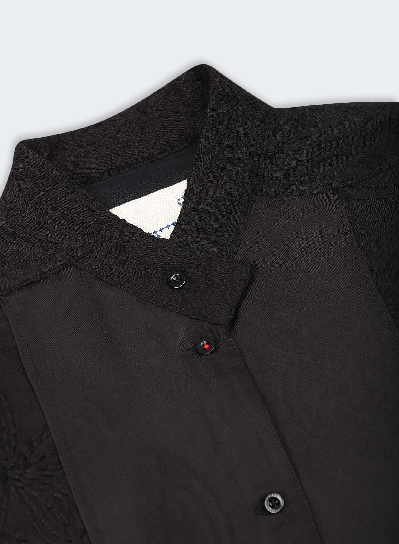 Mona
LS Lined Shirt
with Mandrain Collar texture detail